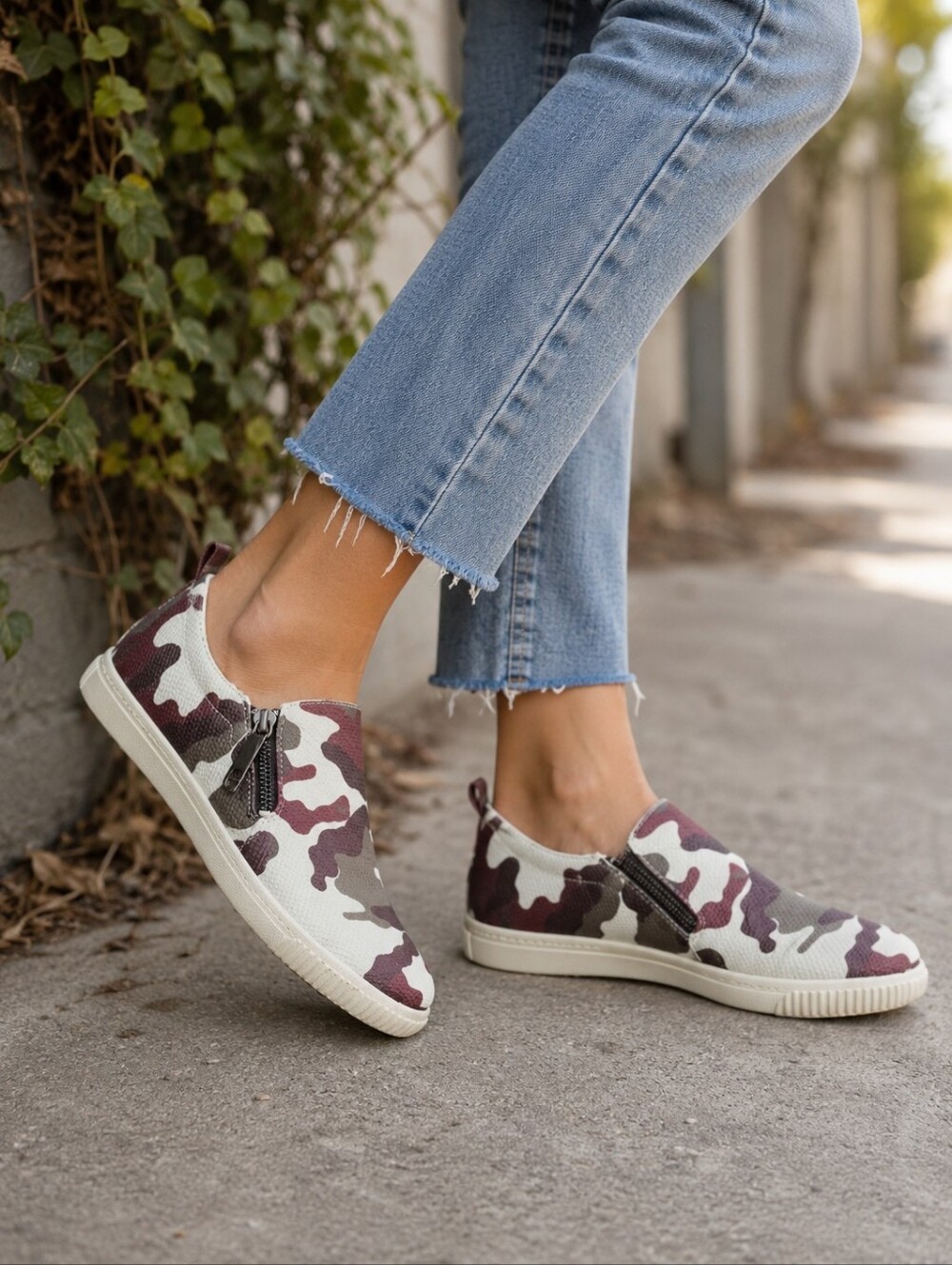 Soul Naturalizer Slip- On Sneakers Size 7.5